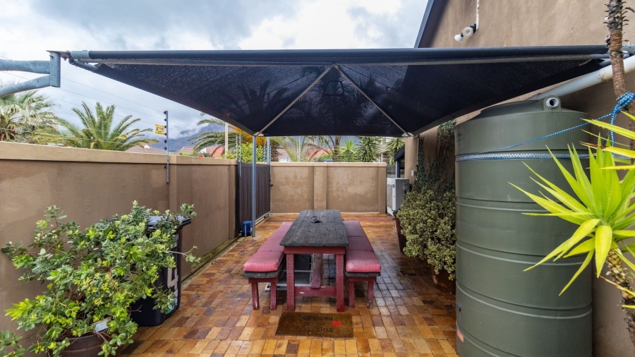 4 Bedroom Property for Sale in Gordons Bay Central Western Cape